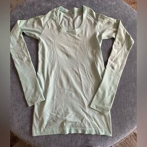 Swiftly Tech Long Sleeve Lululemon Top